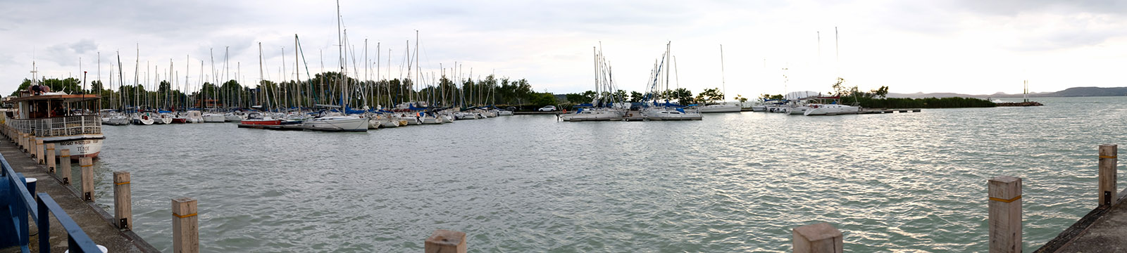 balatonikikook_balatonlelle bh vitorlaskikoto es hajoallomas panoramafoto