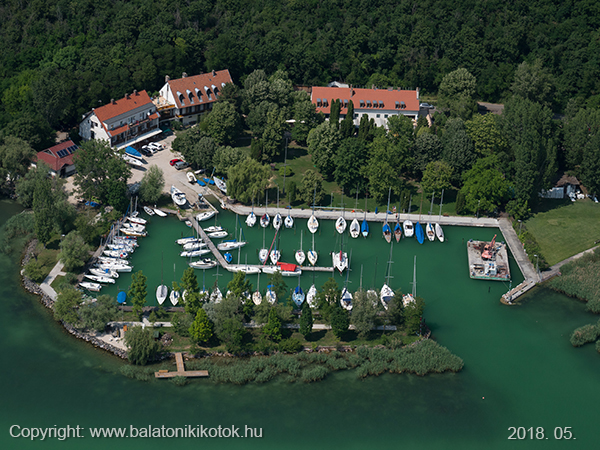 hotel yacht club tihany